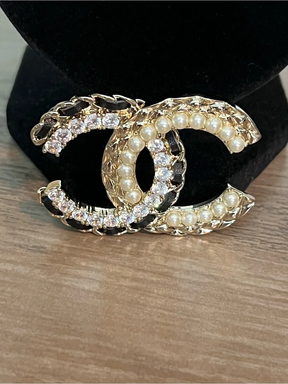 CHANEL Gold-Tone Interlocking CC Brooch with Pearls and Crystals